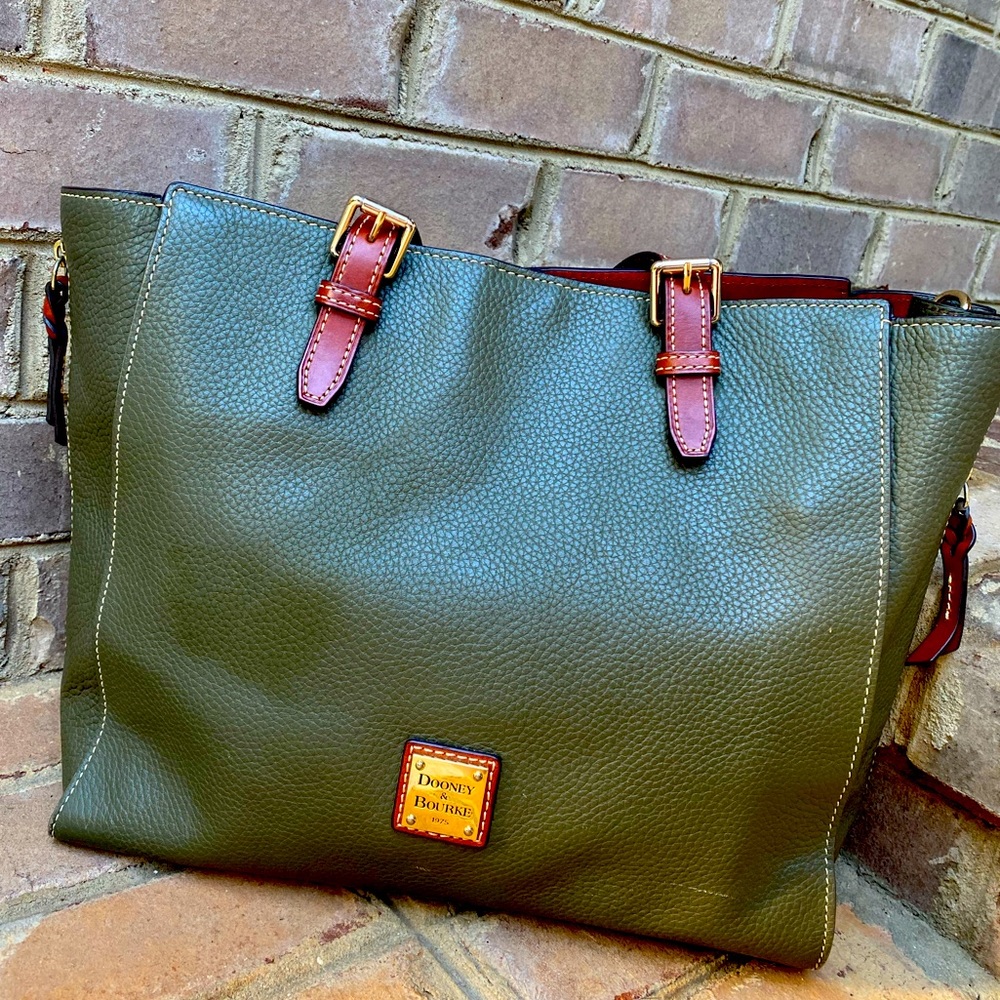 EUC Dooney and Bourke Handbag